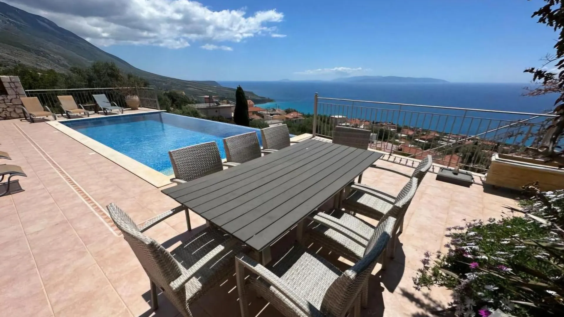 Villa Ionion Pelagos - Infinity Pool With Magnificent Sea Views! Vlachata 0*,  Greece